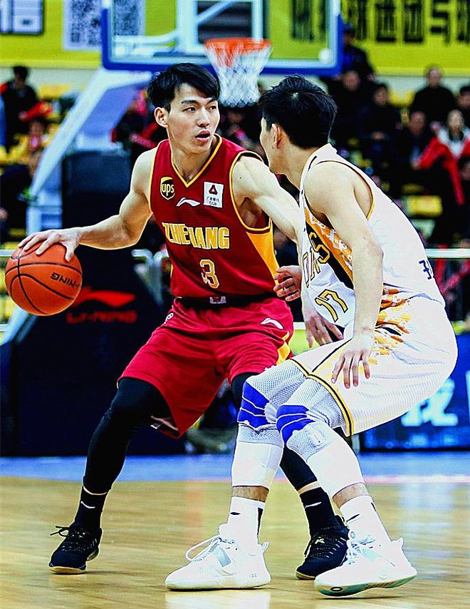 今夜体能课后,广东宏远绝杀压哨备战意甲,更衣室稳定,团队化学反应显著 今夜体能课后,广东宏远绝杀压哨备战意甲,更衣室稳定,团队化学反应显著