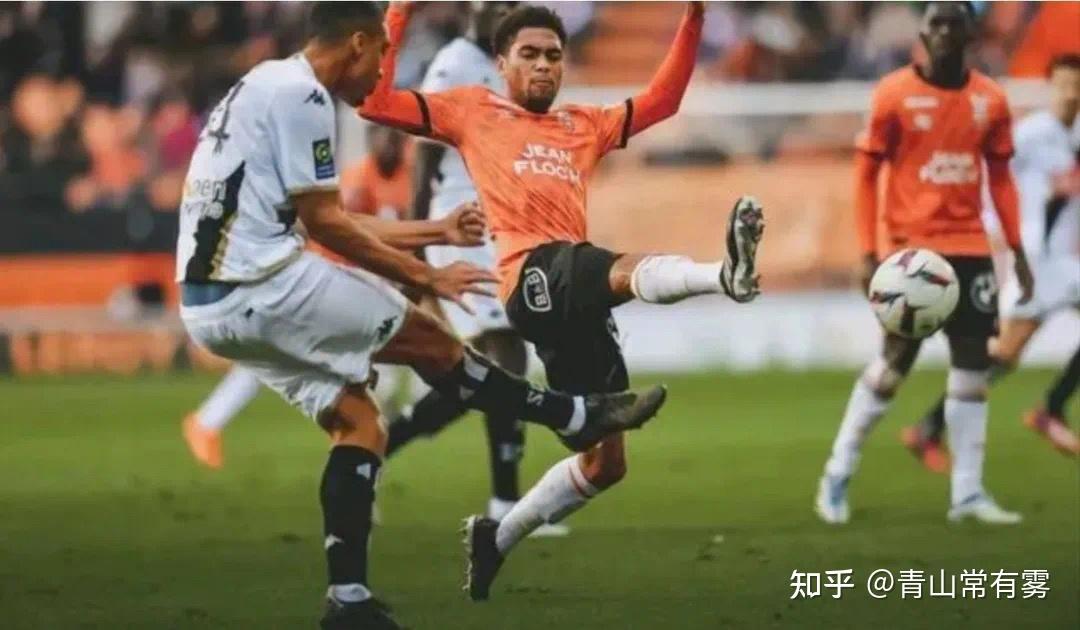 关于法甲倒计时;埃因霍温今晚状态回暖;细节引发关注;媒体盛赞;轮换策略成焦点的信息 关于法甲倒计时;埃因霍温今晚状态回暖;细节引发关注;媒体盛赞;轮换策略成焦点的信息