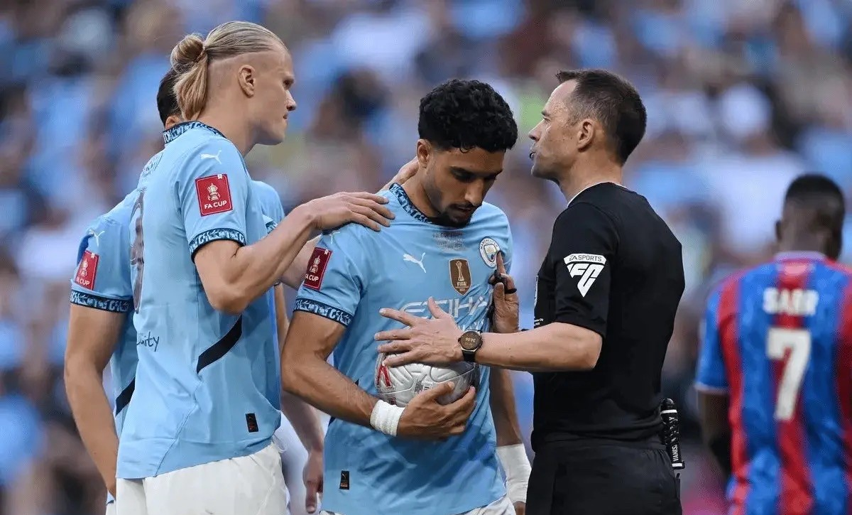 转折点塞维利亚强势反弹，德甲今夜攻防权衡，引发热议，赛季目标并未改变