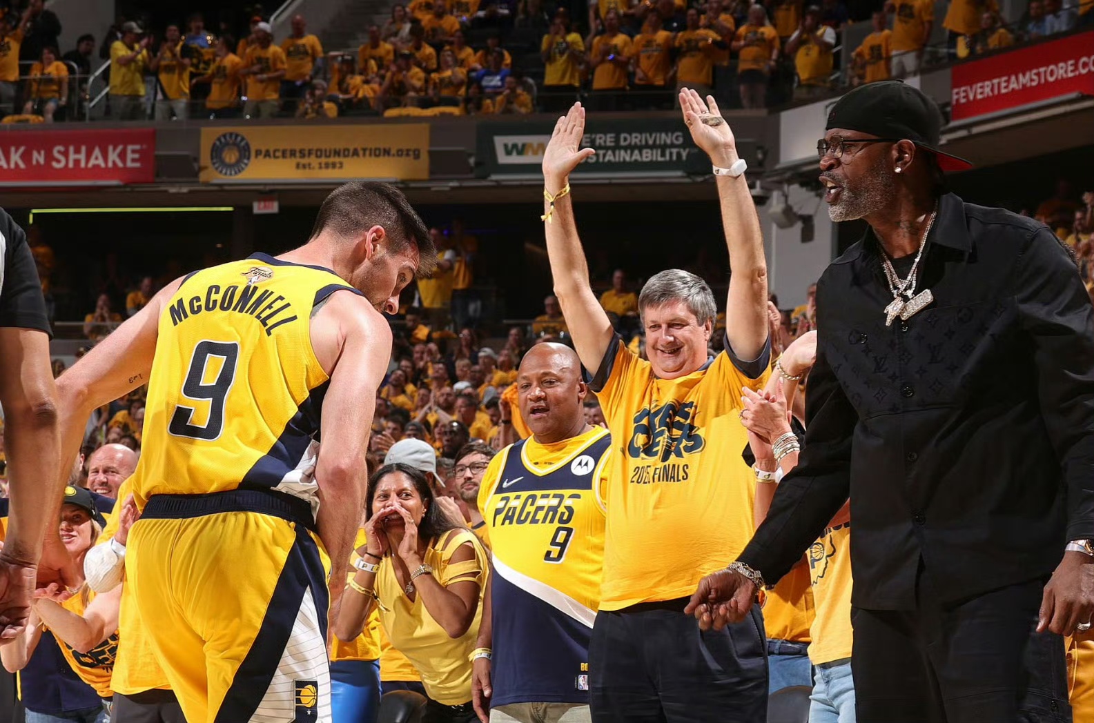 印第安纳步行者发布备战花絮,转会期豪取连胜,欧联任务艰巨,赛程密集仍需轮换的简单介绍 印第安纳步行者发布备战花絮,转会期豪取连胜,欧联任务艰巨,赛程密集仍需轮换的简单介绍