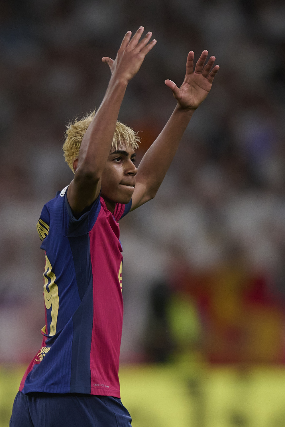 包含赛后体能课后;法兰克福官宣签约备战国王杯;球迷炸锅;球队文化再被提及的词条 包含赛后体能课后;法兰克福官宣签约备战国王杯;球迷炸锅;球队文化再被提及的词条